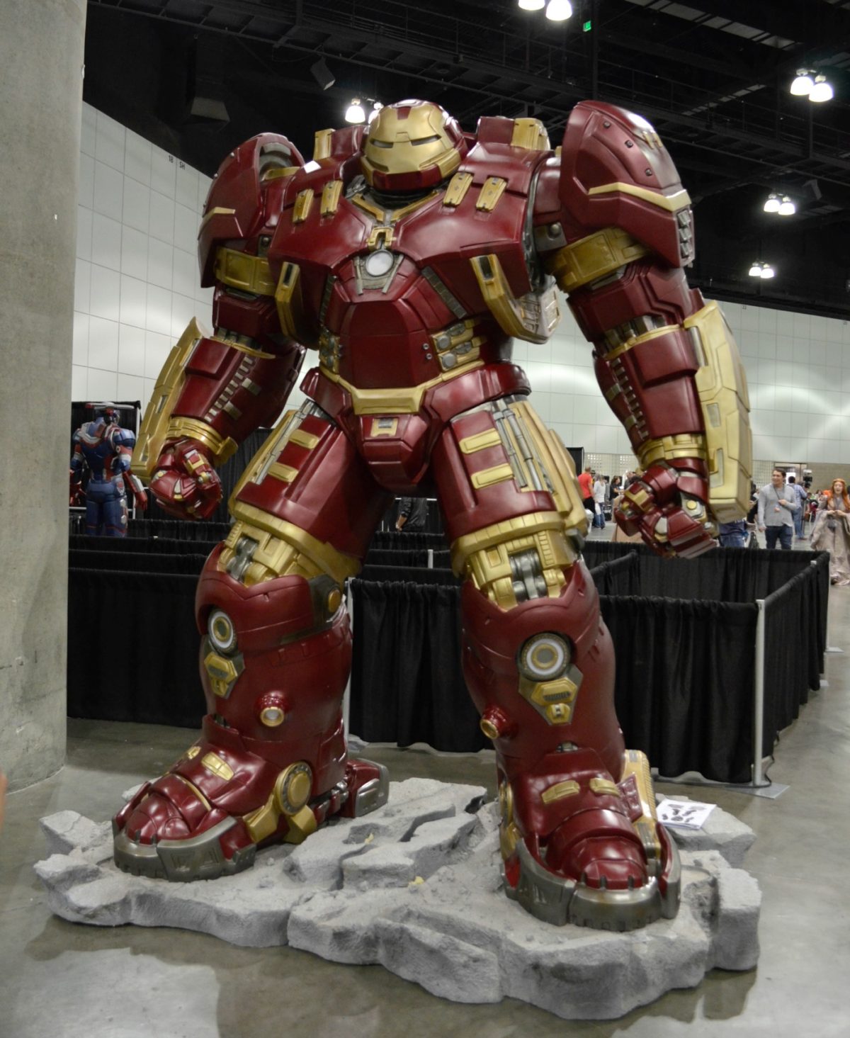 hulkbusterlacomiccon