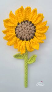 Crochet Sunflower - Amigurumi Flower Wand - Free Pattern - Ami Amour