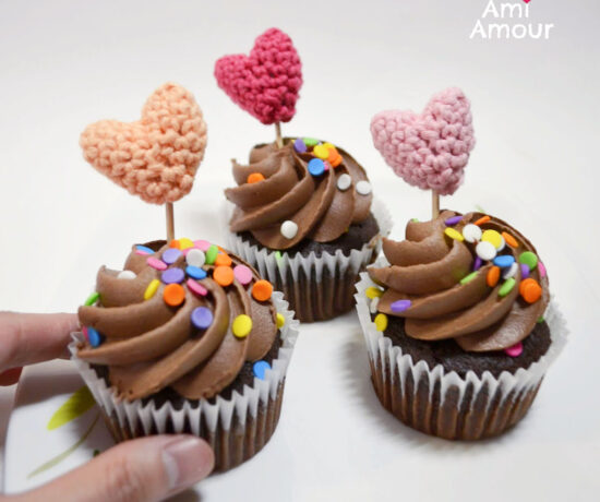 Crochet Heart Amigurumi on Cupcakes as Topper