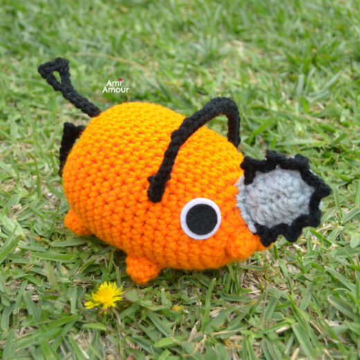 Crochet Pochita from Chainsaw Man
